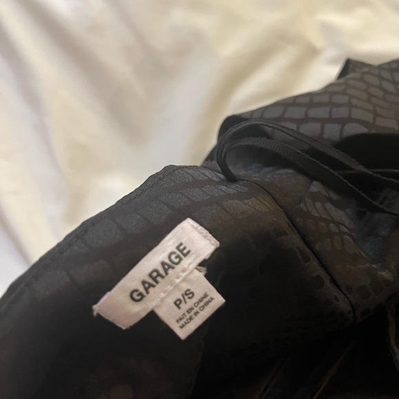 Elegant Black Romper - Picture 3 of 3